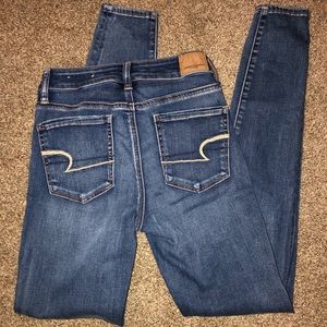 New —Medium wash American eagle jeans!